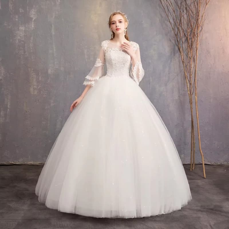 The Korean Bridal Wedding Dress With a Straight Shoulder Sleeve Looks Slim in the Wedding Dress